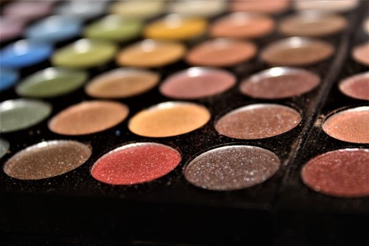 Fever of Eye Shadows