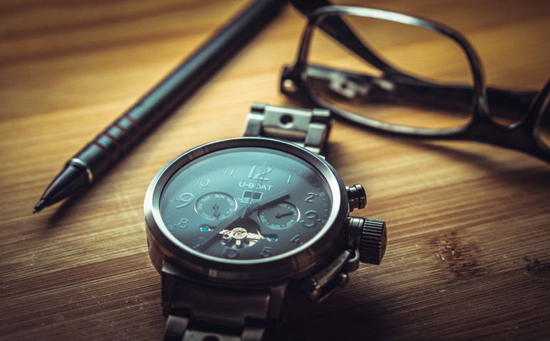 men watch