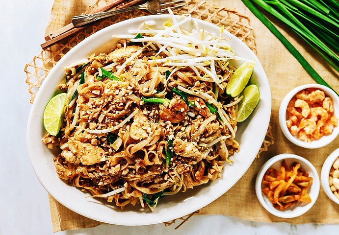 Thailand famous food : Pad Thai (Thai fried noodles)