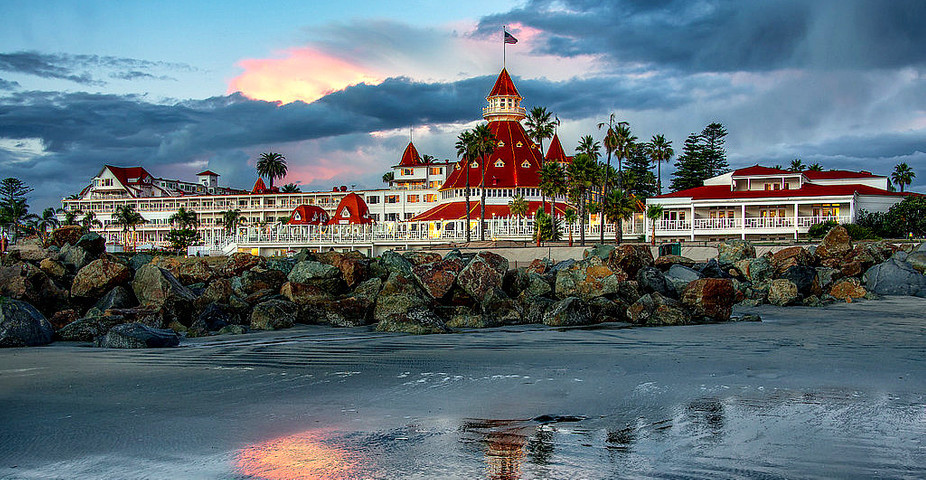 World’s Most Haunted Hotels : Hotel del Coronado