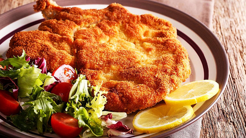 Famous Italian Dishes: Cotoletta alla Milanese