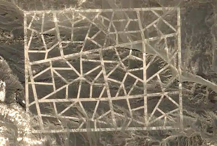Scariest Places On Google Earth:7- Gobi desert’s cryptic Markings