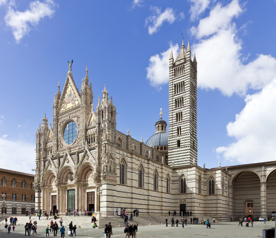 Difference Between Modern and Traditional Old Architecture