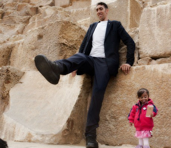 Tallest Men in the World: Sultan Kosen