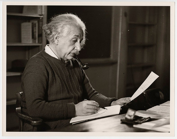 Rare Footage of Elbert Einstein Explaining His famous equation