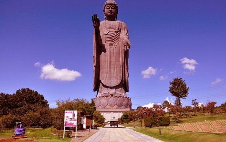 Ushiku Daibutsu