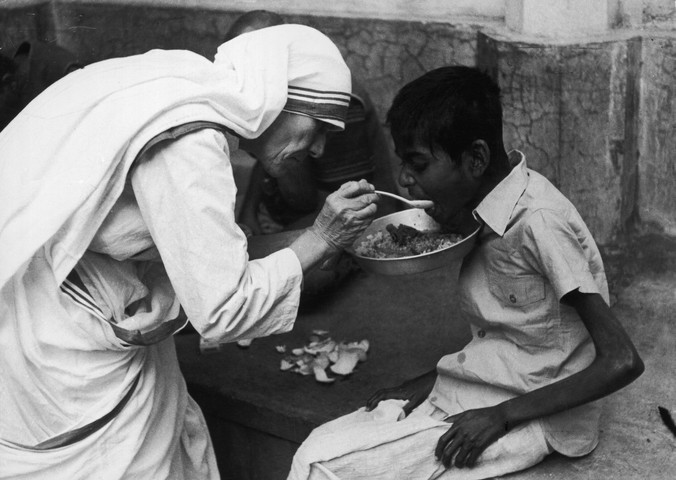 Girl fed poor people!!!!!!!!