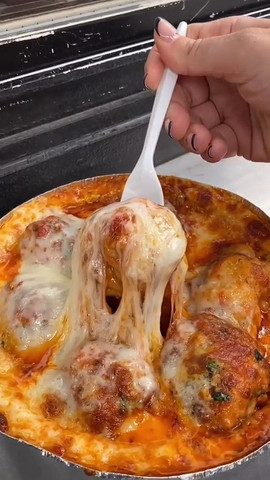 Bowl of garlic knots to start your Friday!!!!!