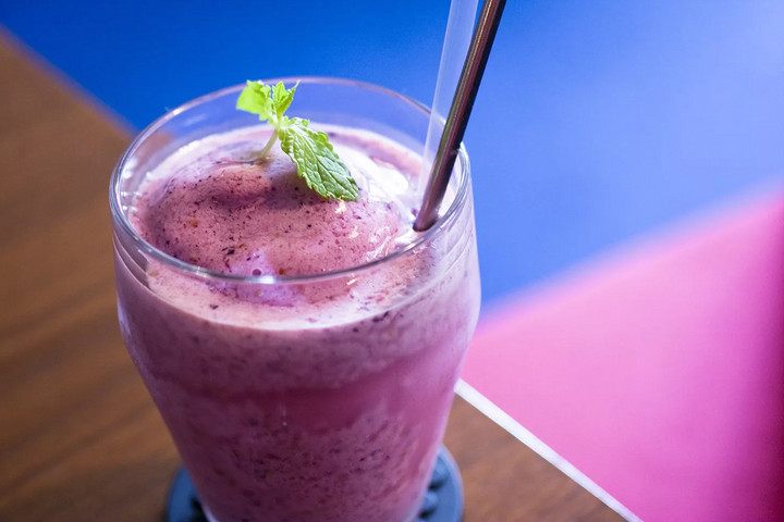 A nutritious ginger and plum smoothie