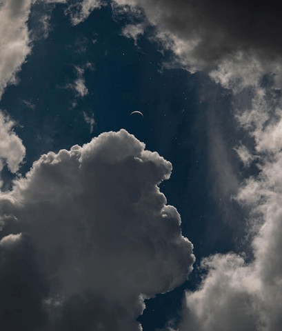 MOON IN CLOUDS\\\\\\\\!!!!!!!!!!!