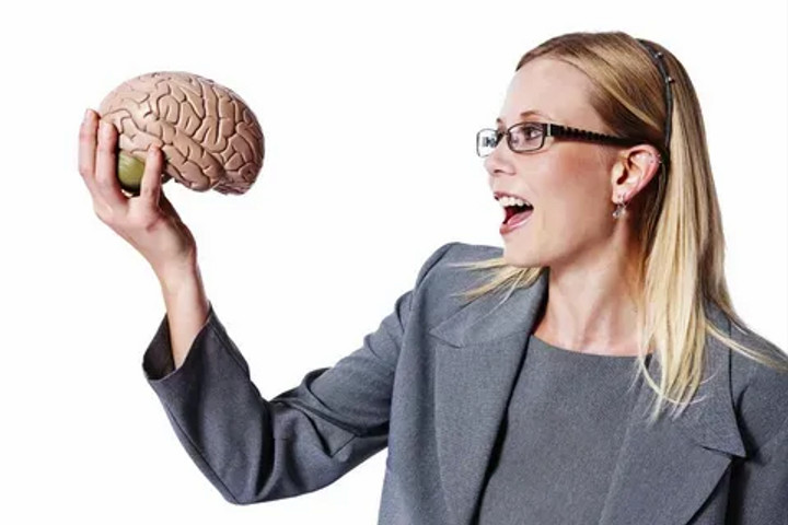 women trying to be extra smart!!!!!!