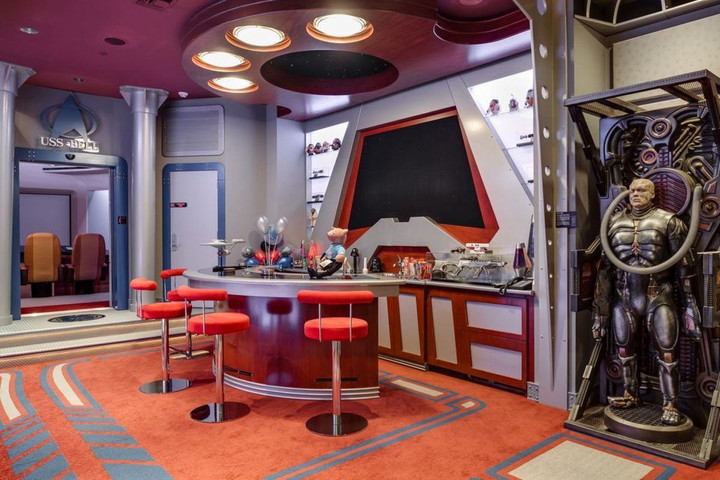 The Odd houses in the world-Star Trek Voyage house