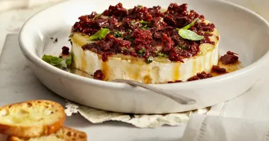 baked brie!!!!!!!!!!!!!!!!!!!!!!!!!!!!!!