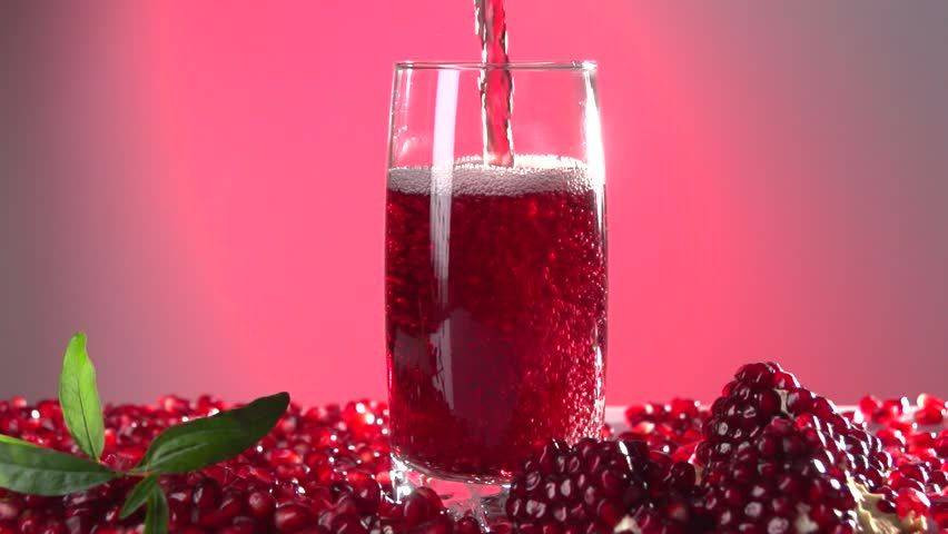 Beauty drinks for glowing skin-Pomegranate juice