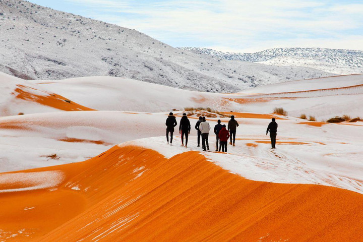 Amazing Facts about the world-snow in Sahara desert