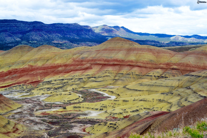 Rainbow Mountains in the world-Painted Hill Oregon