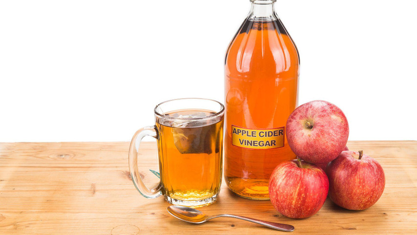Tips to get ride of dandruff-Apple cider vinegar