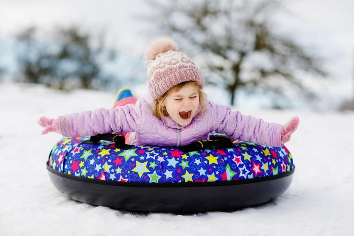 Snow tube slide