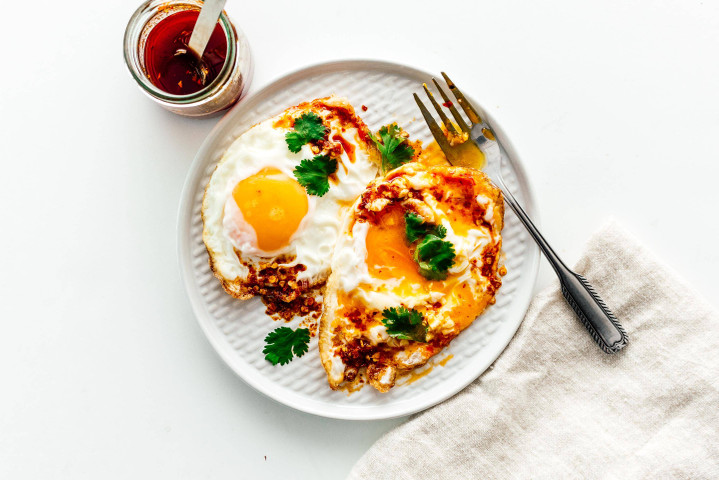 Tasty breakfast recipe of chili oil fried egg!!!