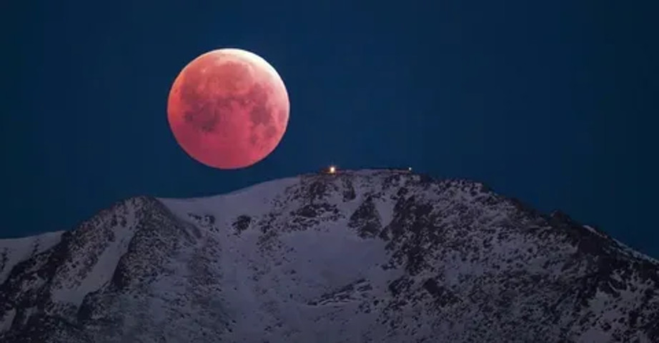 Rare moon events: Blood Moon