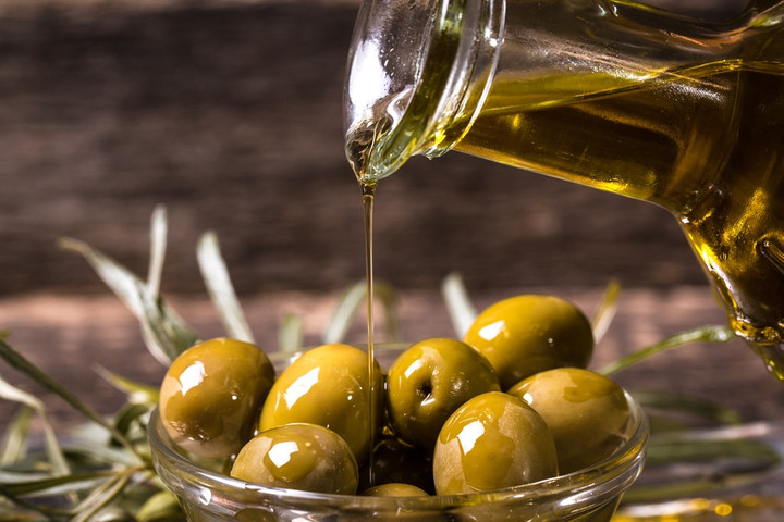Anti Aging Foods: Olive oil