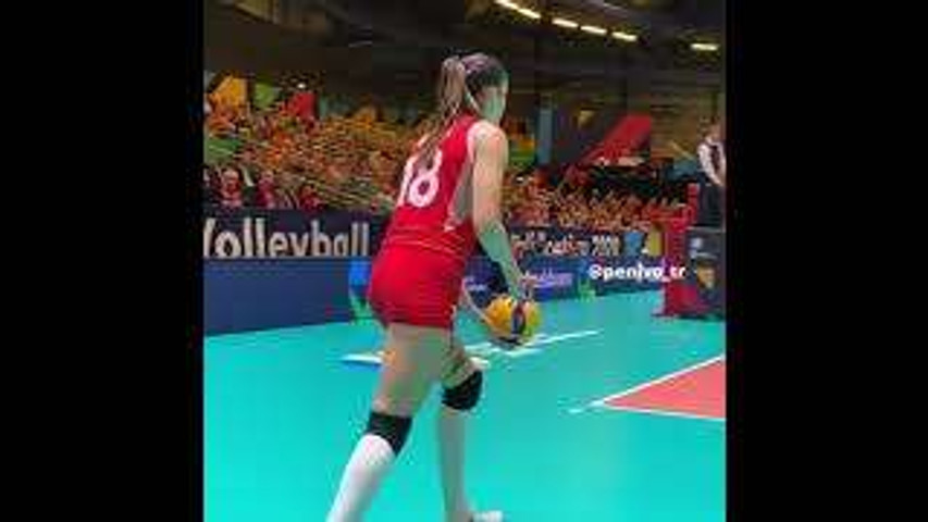 Block volleyball by women