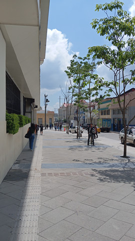 caminando por San Salvador