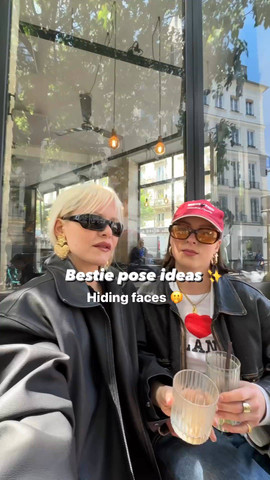 Bestie poses hiding faces