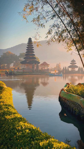 ulun danu temple in Indonesia