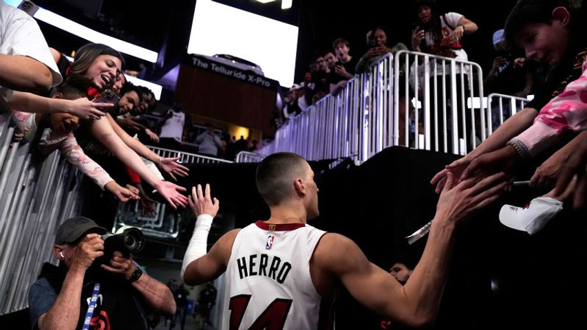 Miami Heat become the first 10th place team to advance out of the NBA’s play-in tournament as playoff field is set | CNN