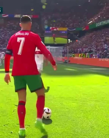 Ronaldo’s Signature Skills ⚡⚽